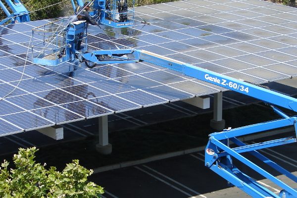 solar-panel-cleaning-1
